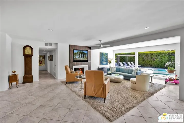 1250 S Paseo De Marcia, Palm Springs, California 92264