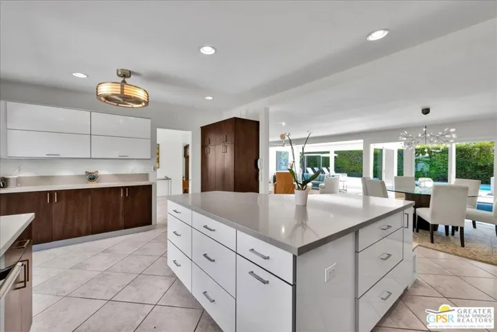 1250 S Paseo De Marcia, Palm Springs, California 92264