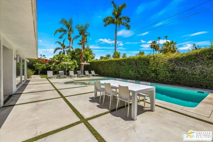 1250 S Paseo De Marcia, Palm Springs, California 92264