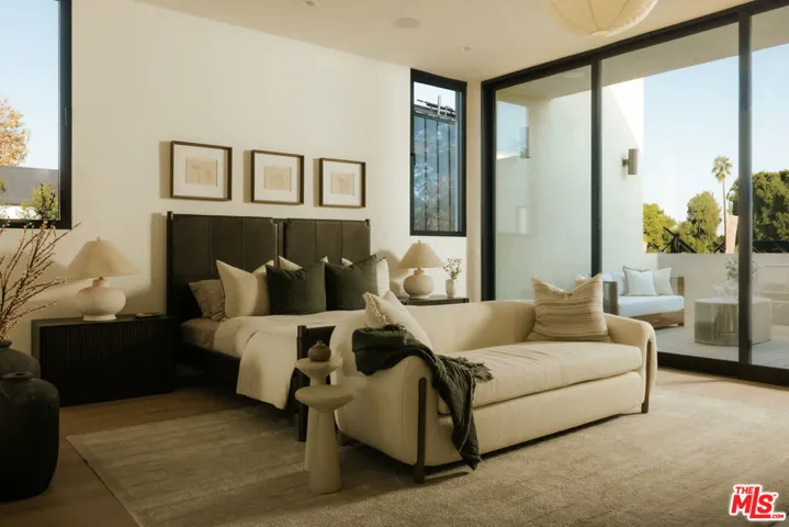 8906 Hubbard Street, Culver City, California 90232