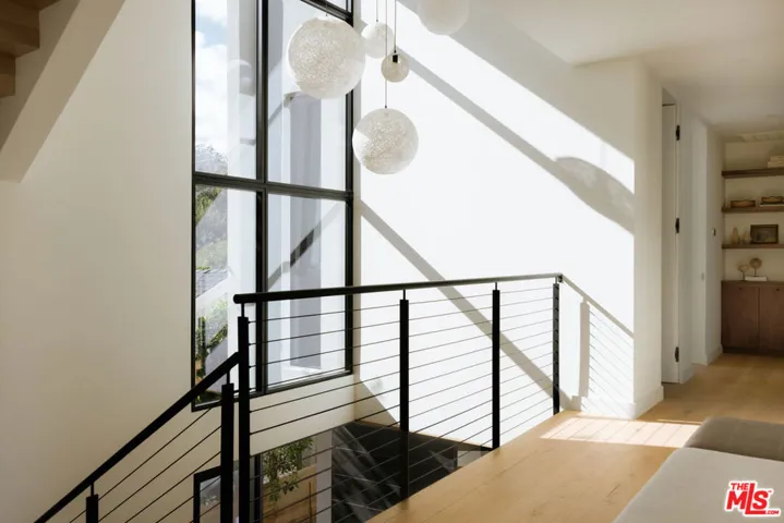 8906 Hubbard Street, Culver City, California 90232
