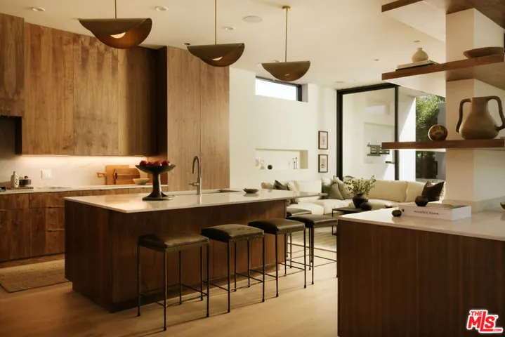 8906 Hubbard Street, Culver City, California 90232