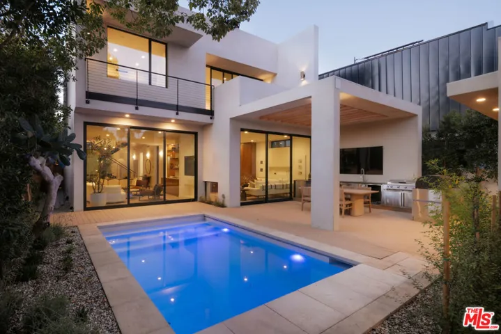 8906 Hubbard Street, Culver City, California 90232
