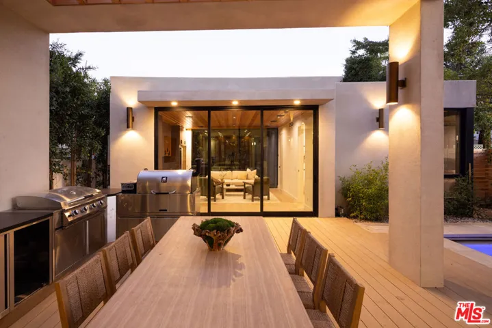 8906 Hubbard Street, Culver City, California 90232