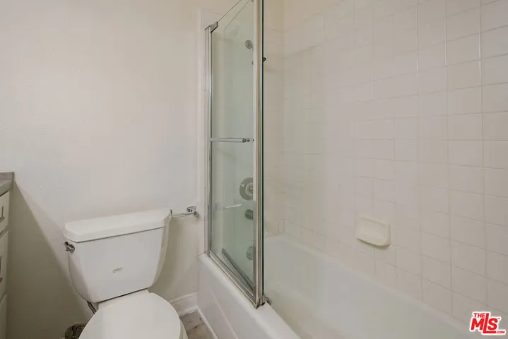 22 Navy Street 103, Venice, California 90291