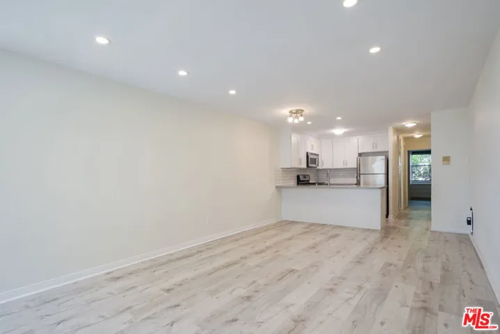 22 Navy Street 103, Venice, California 90291