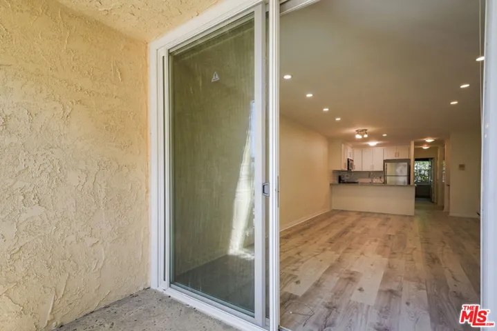 22 Navy Street 103, Venice, California 90291