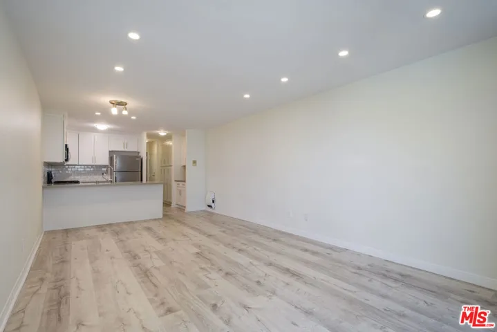 22 Navy Street 103, Venice, California 90291