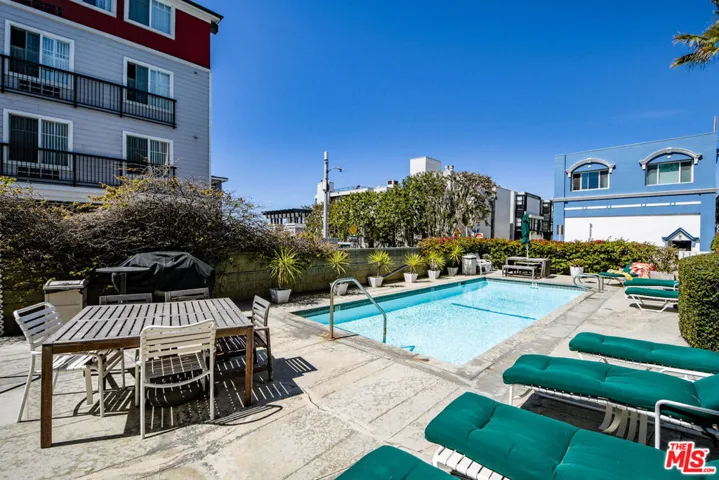 22 Navy Street 103, Venice, California 90291