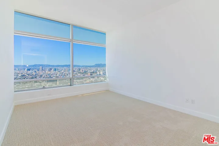 900 W Olympic Boulevard 28c, Los Angeles, California 90015