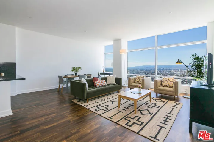 900 W Olympic Boulevard 28c, Los Angeles, California 90015