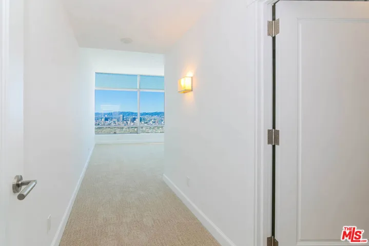 900 W Olympic Boulevard 28c, Los Angeles, California 90015