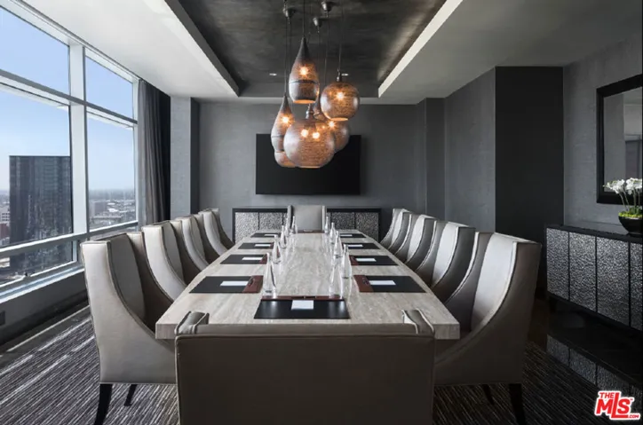 900 W Olympic Boulevard 28c, Los Angeles, California 90015