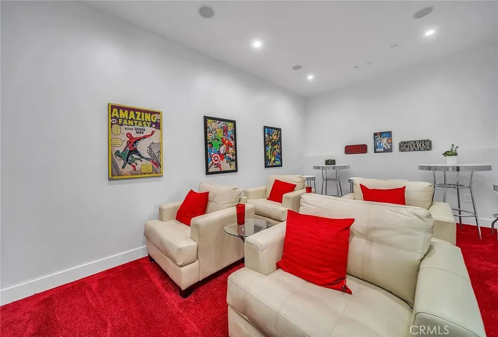 Theater/Bedroom