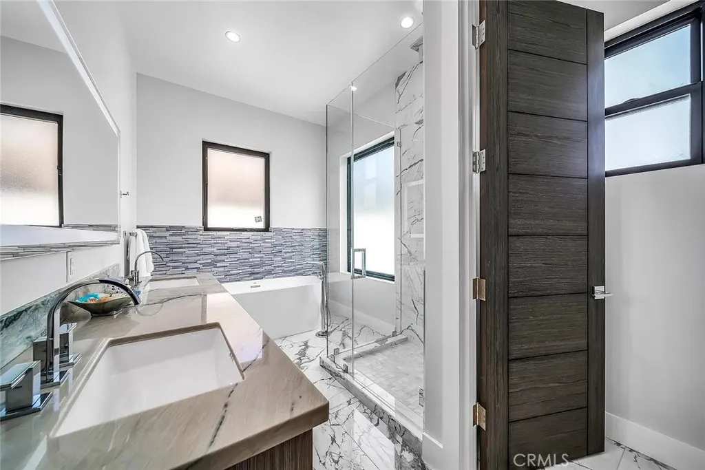 Main Bedroom Bathroom
