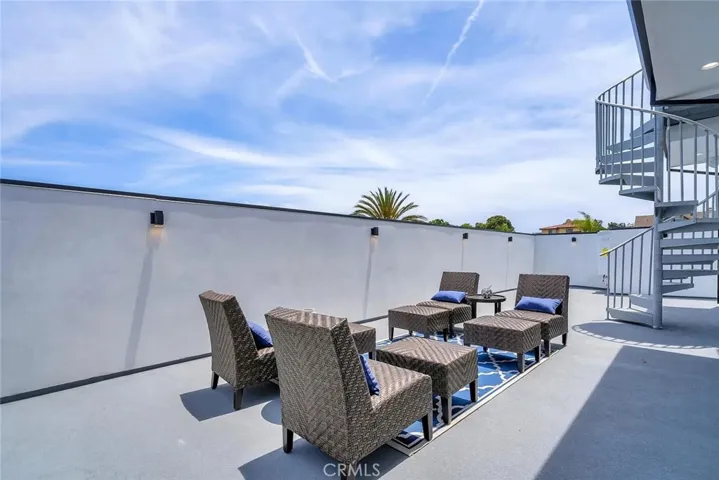 Rear Outdoor Lounge Area