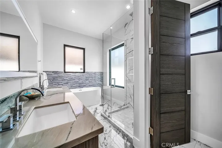Main Bedroom Bathroom