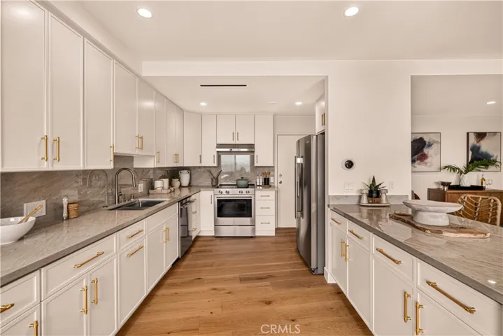100 S Doheny Drive 1105, Los Angeles, California 90048