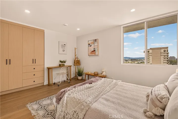 100 S Doheny Drive 1105, Los Angeles, California 90048