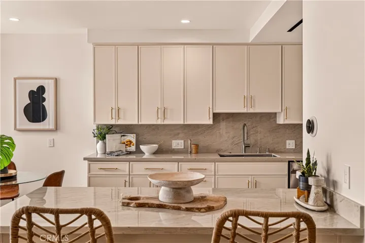 100 S Doheny Drive 1105, Los Angeles, California 90048