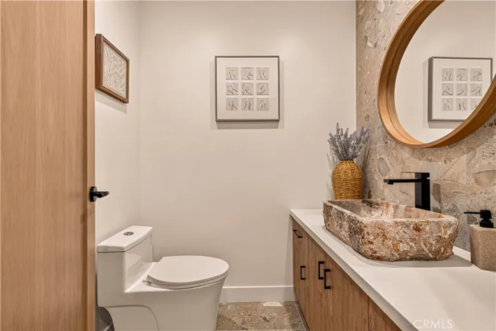 100 S Doheny Drive 1105, Los Angeles, California 90048