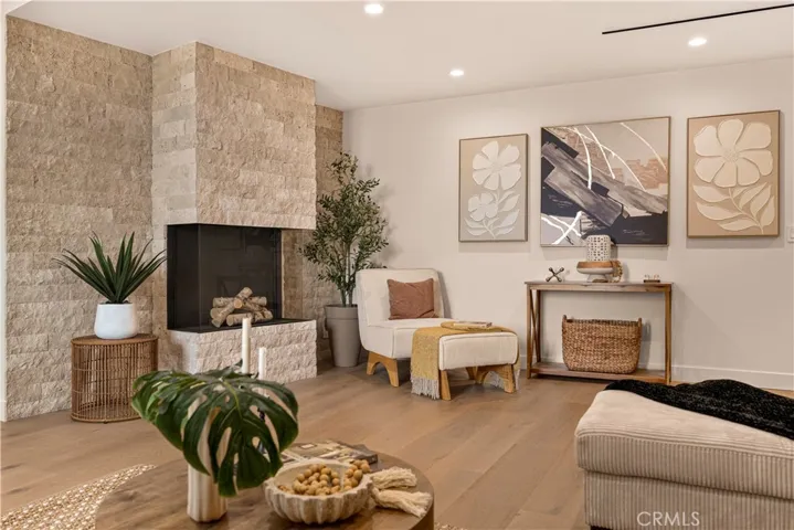 100 S Doheny Drive 1105, Los Angeles, California 90048