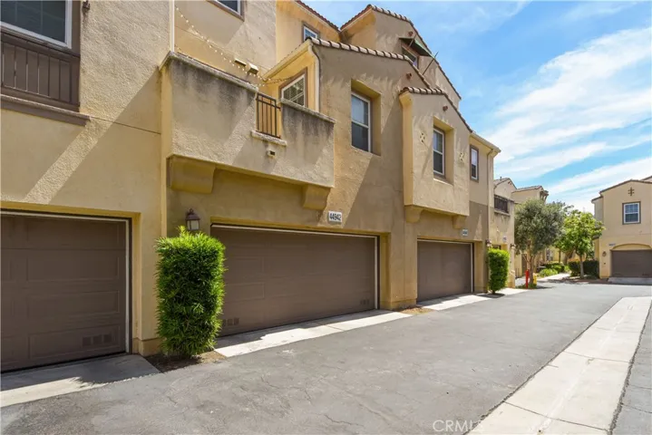 Attached 2 car garage