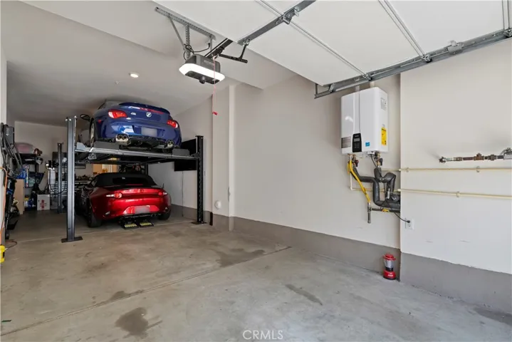2 Car Tandem Garage with Car Lift