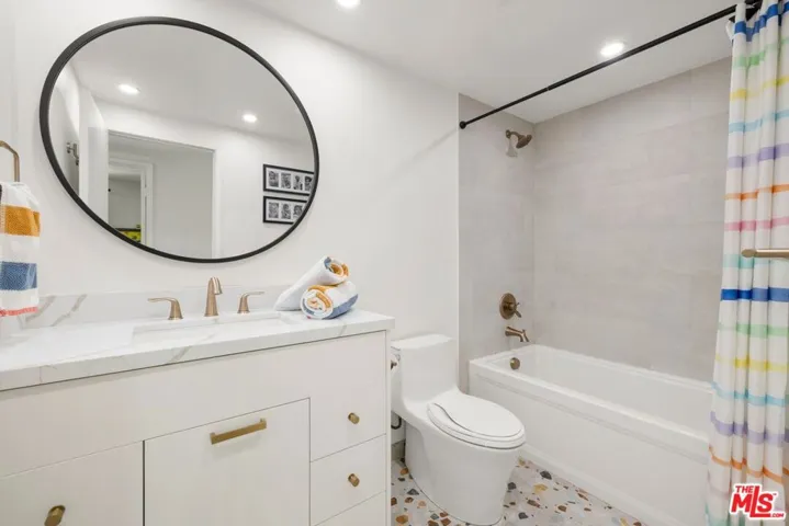 2760 Woodwardia Drive, Los Angeles, California 90077