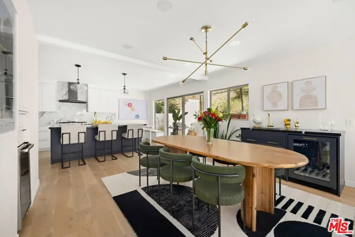 2760 Woodwardia Drive, Los Angeles, California 90077