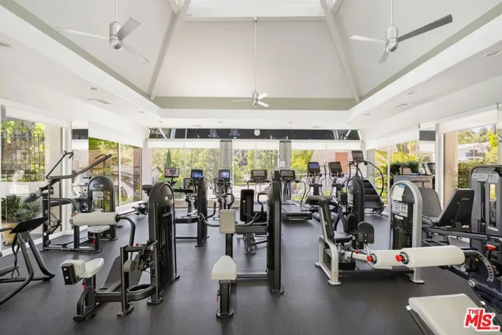 2760 Woodwardia Drive, Los Angeles, California 90077