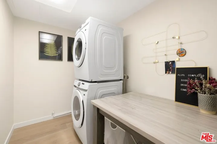 2760 Woodwardia Drive, Los Angeles, California 90077
