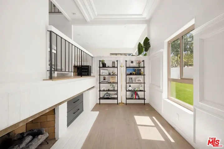 2760 Woodwardia Drive, Los Angeles, California 90077