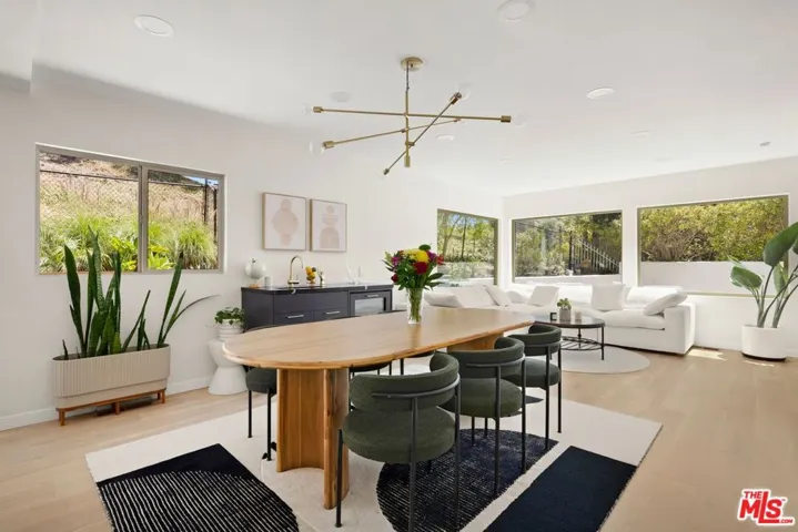 2760 Woodwardia Drive, Los Angeles, California 90077