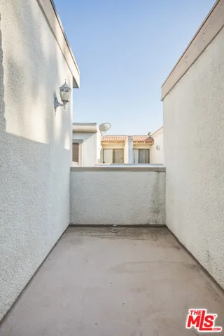 10229 Variel Avenue 12, Chatsworth, California 91311