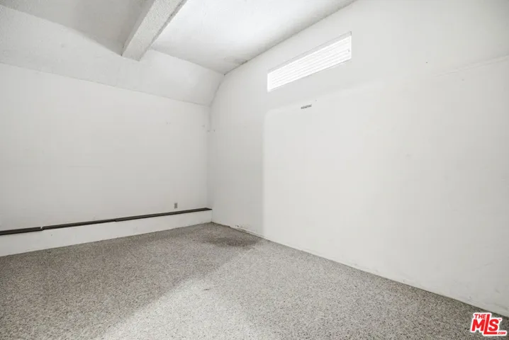 10229 Variel Avenue 12, Chatsworth, California 91311