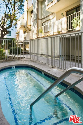 10229 Variel Avenue 12, Chatsworth, California 91311
