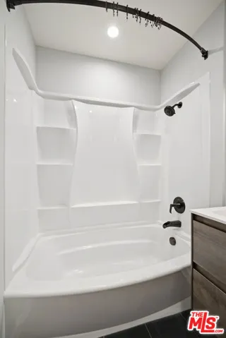 10229 Variel Avenue 12, Chatsworth, California 91311