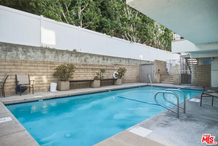 10229 Variel Avenue 12, Chatsworth, California 91311