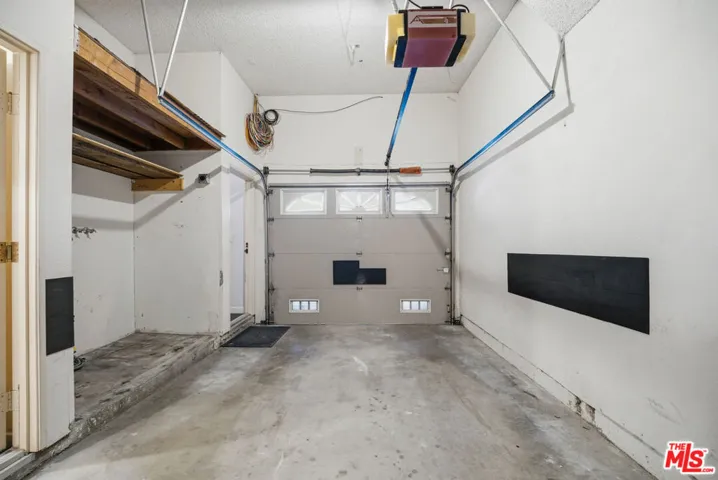 10229 Variel Avenue 12, Chatsworth, California 91311