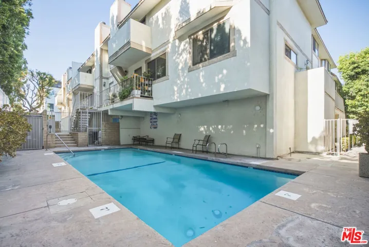 10229 Variel Avenue 12, Chatsworth, California 91311