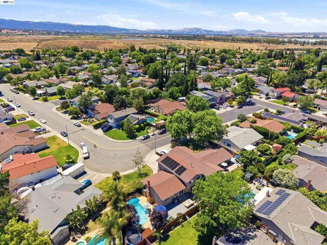 241 Garnet Drive, Livermore, California 94550-5135