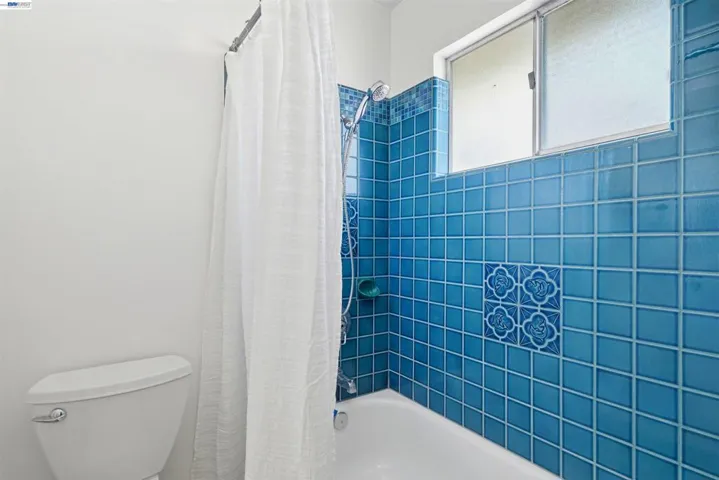 241 Garnet Drive, Livermore, California 94550-5135