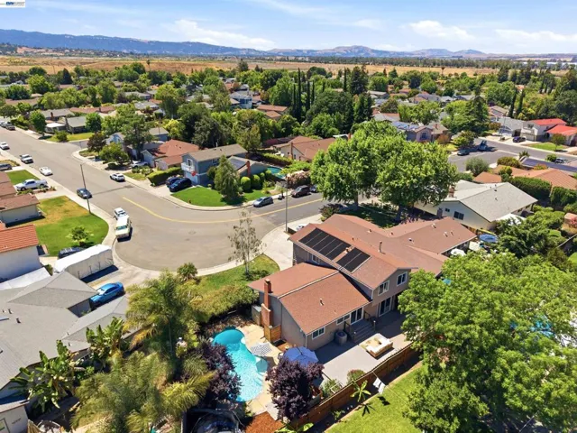 241 Garnet Drive, Livermore, California 94550-5135