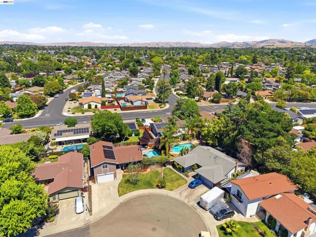 241 Garnet Drive, Livermore, California 94550-5135