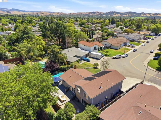 241 Garnet Drive, Livermore, California 94550-5135
