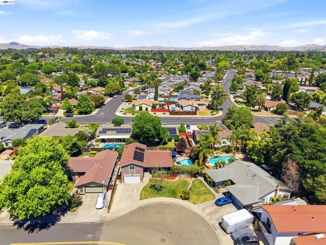 241 Garnet Drive, Livermore, California 94550-5135