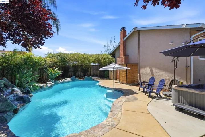 241 Garnet Drive, Livermore, California 94550-5135