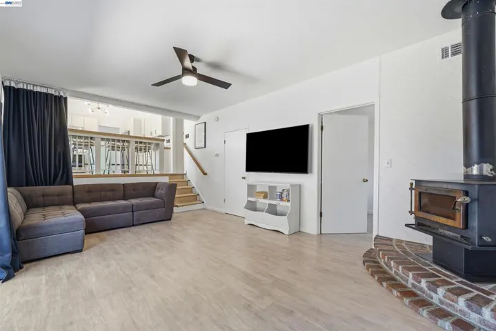 241 Garnet Drive, Livermore, California 94550-5135
