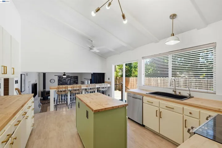 241 Garnet Drive, Livermore, California 94550-5135